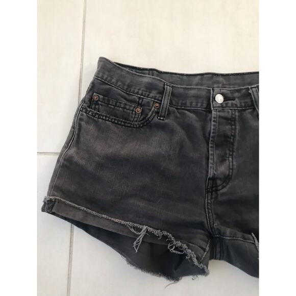 Levi's Distressed Cut Off Frayed Cuffed Denim Shorts - Picture 2 of 12